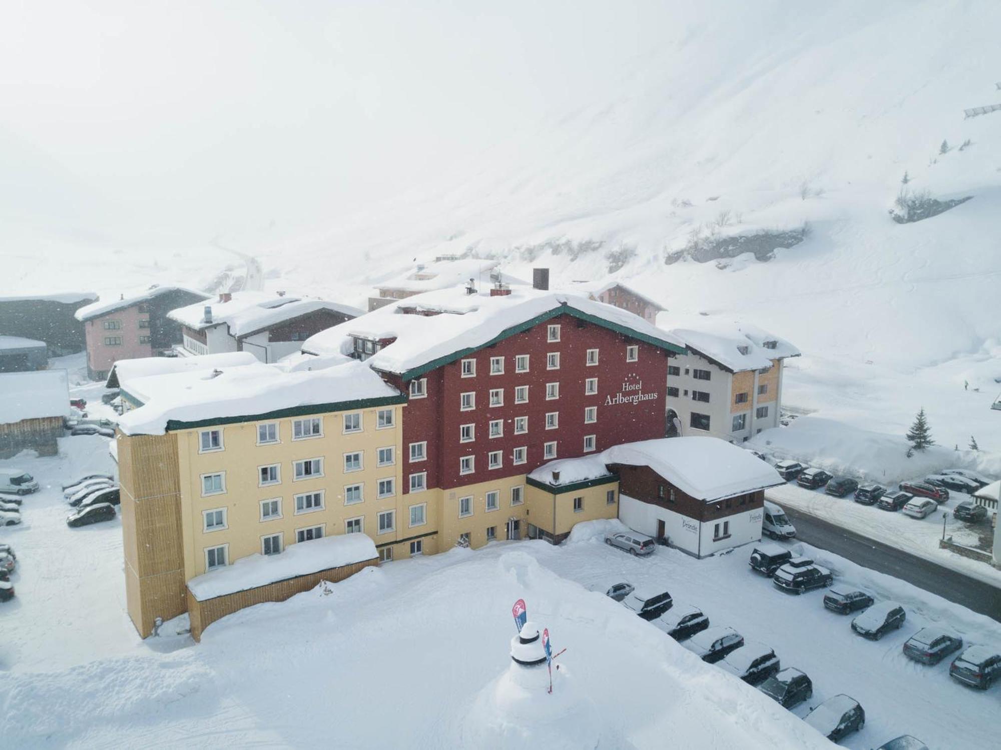 Arlberghaus Hotel Zürs Exterior foto